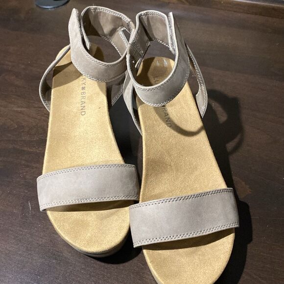 Lucky Brand Tan Leather Adjustable Strap Sandals - Picture 2 of 12